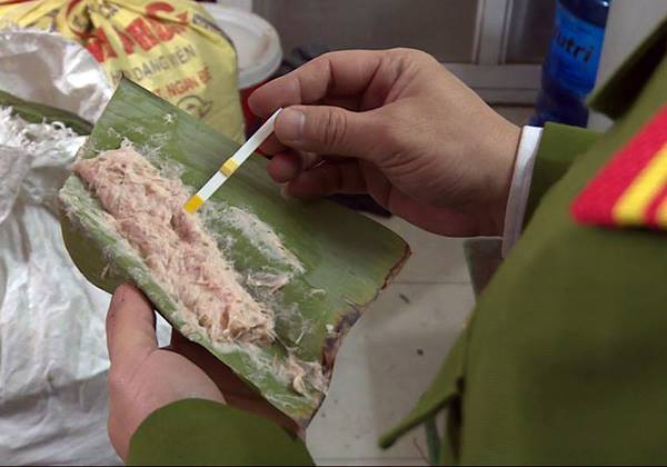 Hà Nội: Hơn 1 tạ giò sử dụng hàn the sắp lên bàn nhậu bị buộc tiêu hủy